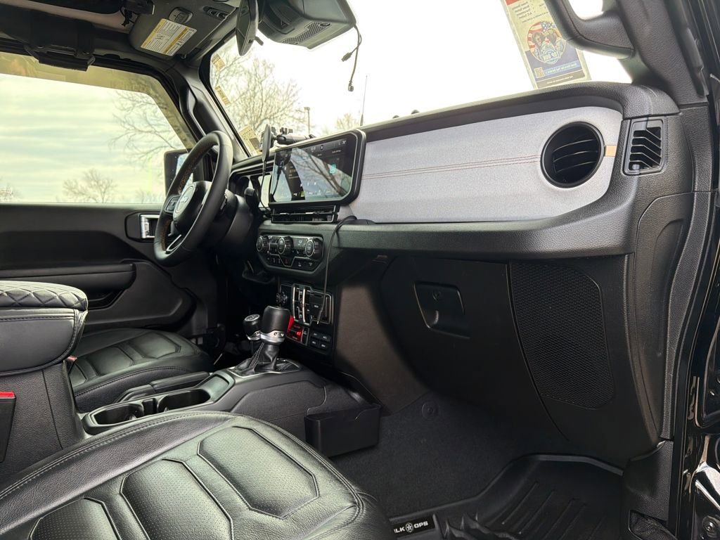 Used 2024 Jeep Wrangler Willys image 33