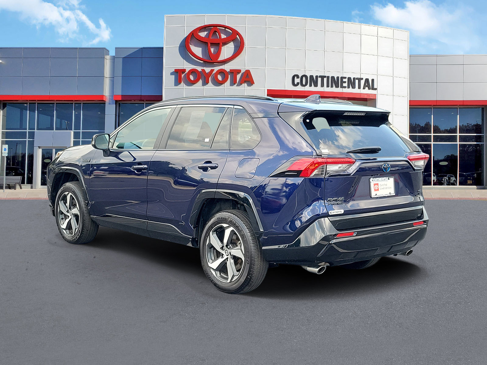Certified 2024 Toyota RAV4 SE w/ Weather & Moonroof Package AWD/4WD image 4