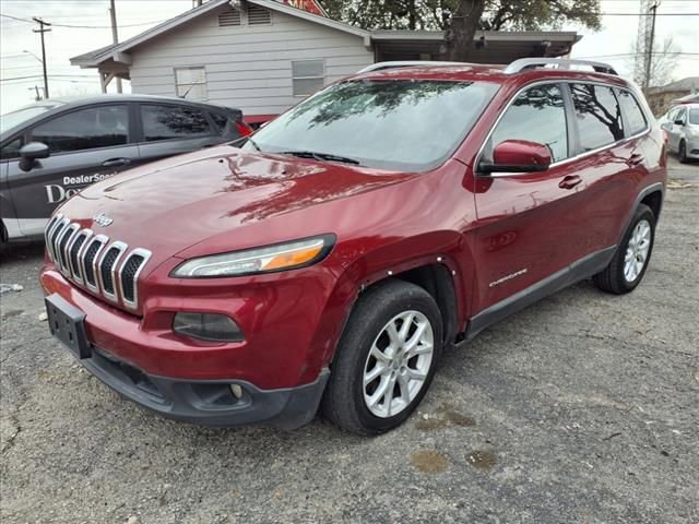 Used 2016 Jeep Cherokee Latitude w/ Comfort/Convenience Group FWD image 3