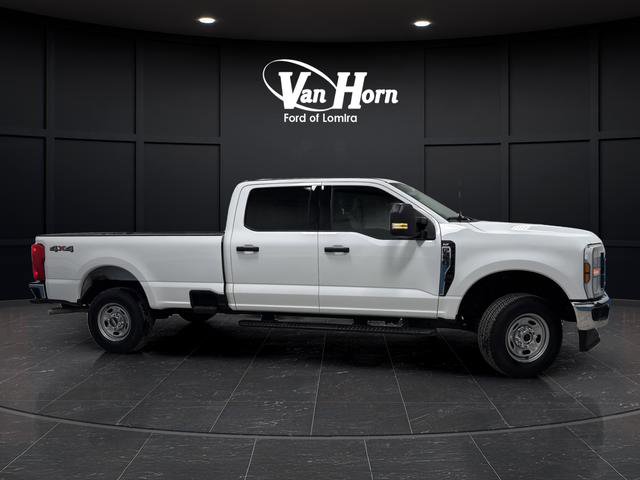 Used 2024 Ford F350 XLT image 2