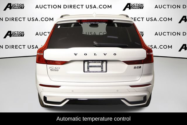 Used 2024 Volvo XC60 B5 Plus AWD/4WD image 3
