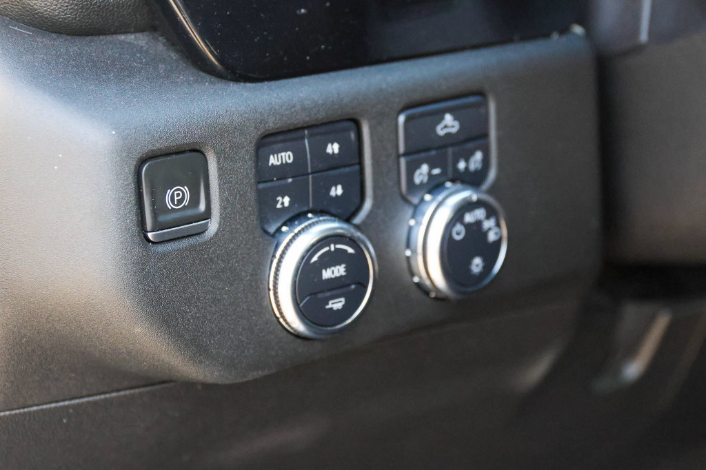 Used 2023 GMC Sierra 1500 SLE w/ X31 Off-Road Package AWD/4WD image 11