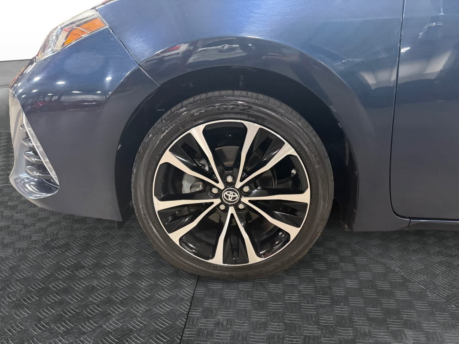 Used 2017 Toyota Corolla SE FWD image 15