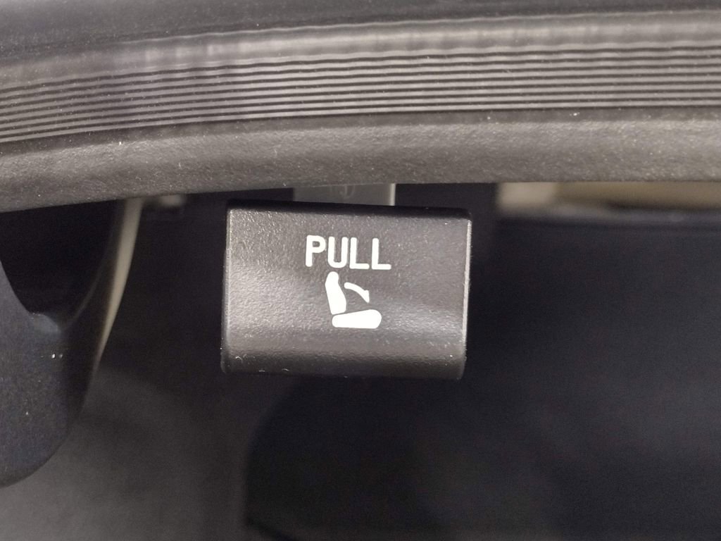 New 2025 Hyundai Elantra SEL image 16