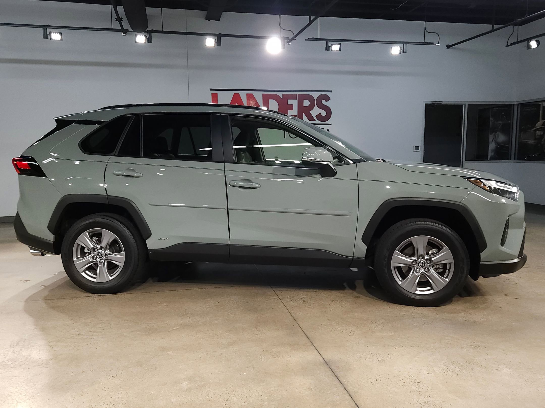 Used 2023 Toyota RAV4 XLE image 8