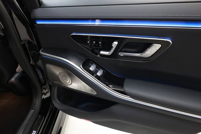 Used 2022 Mercedes-Benz S 580 4MATIC Sedan w/ AMG Line Package image 89