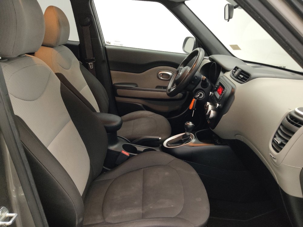 Used 2016 Kia Soul FWD image 21