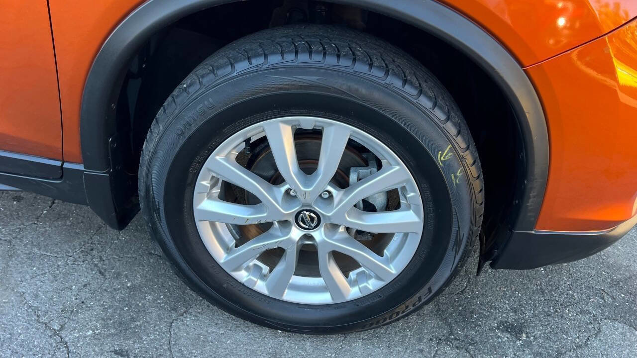 Used 2017 Nissan Rogue SV image 34