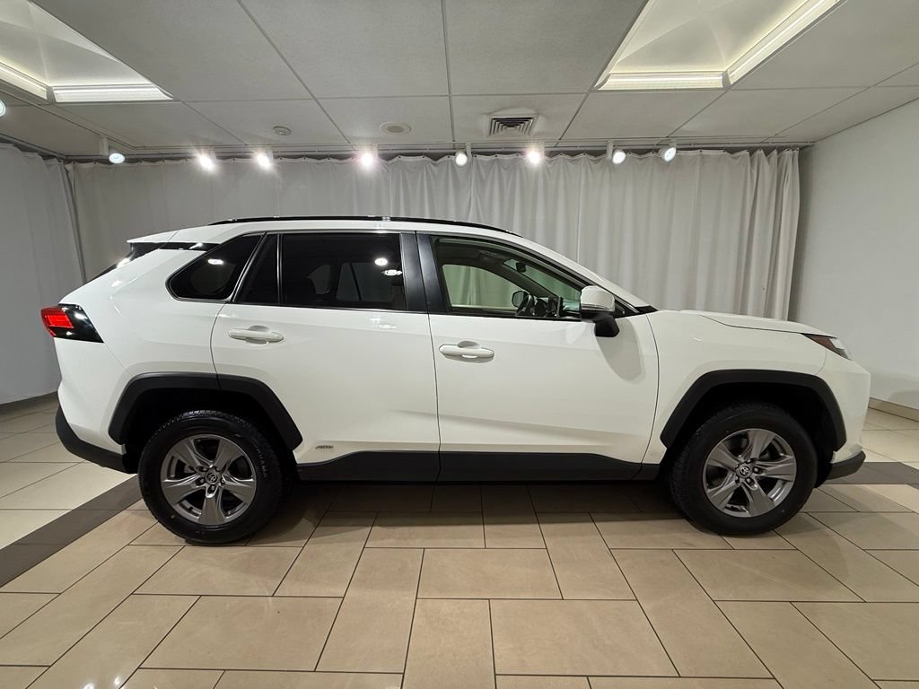 Used 2024 Toyota RAV4 LE AWD/4WD image 6