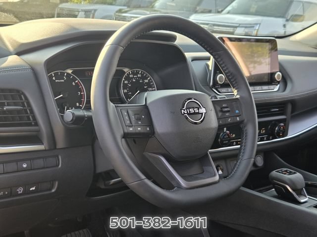 Used 2026 Nissan Rogue Dark Armor FWD image 11