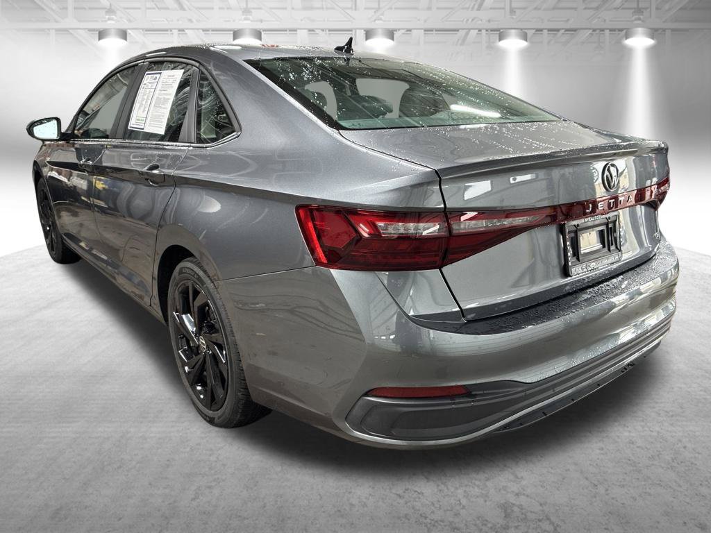 Used 2026 Volkswagen Jetta SE w/ Black Wheel Package FWD image 3