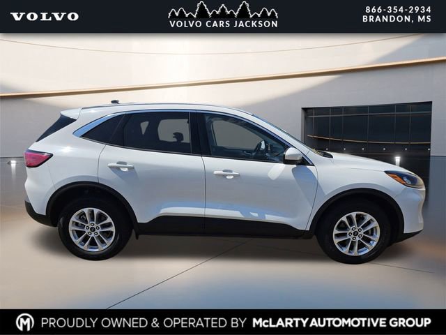 Used 2021 Ford Escape SE image 3