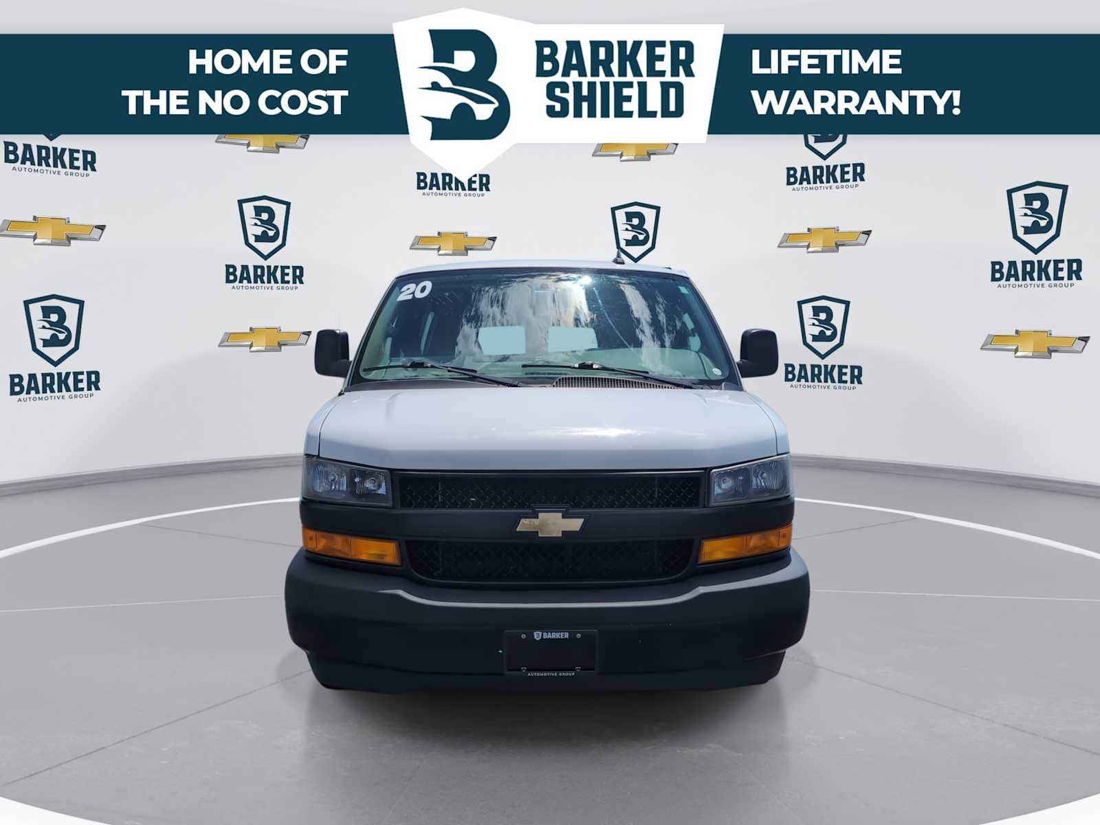 Used 2020 Chevrolet Express 3500 w/ Driver Convenience Package RWD image 3