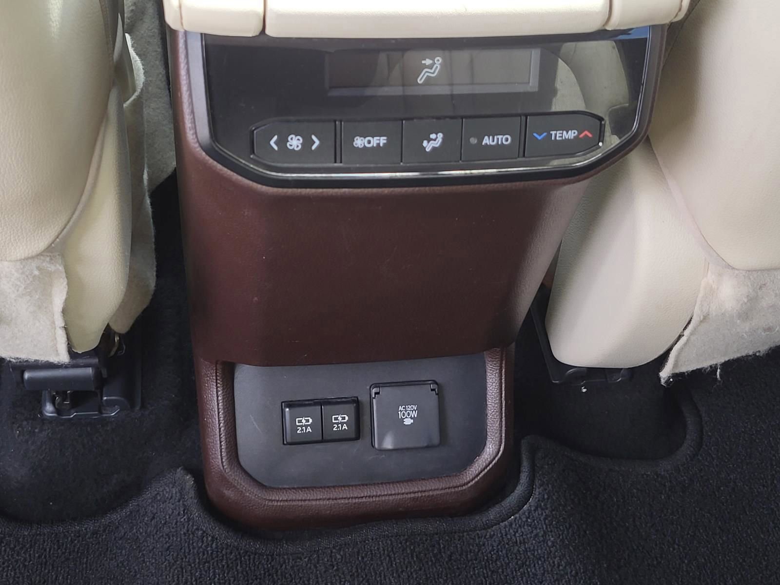 Used 2020 Toyota Highlander Limited FWD image 17