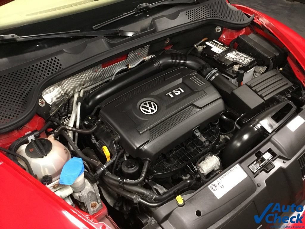 Used 2014 Volkswagen Beetle R-Line FWD image 41