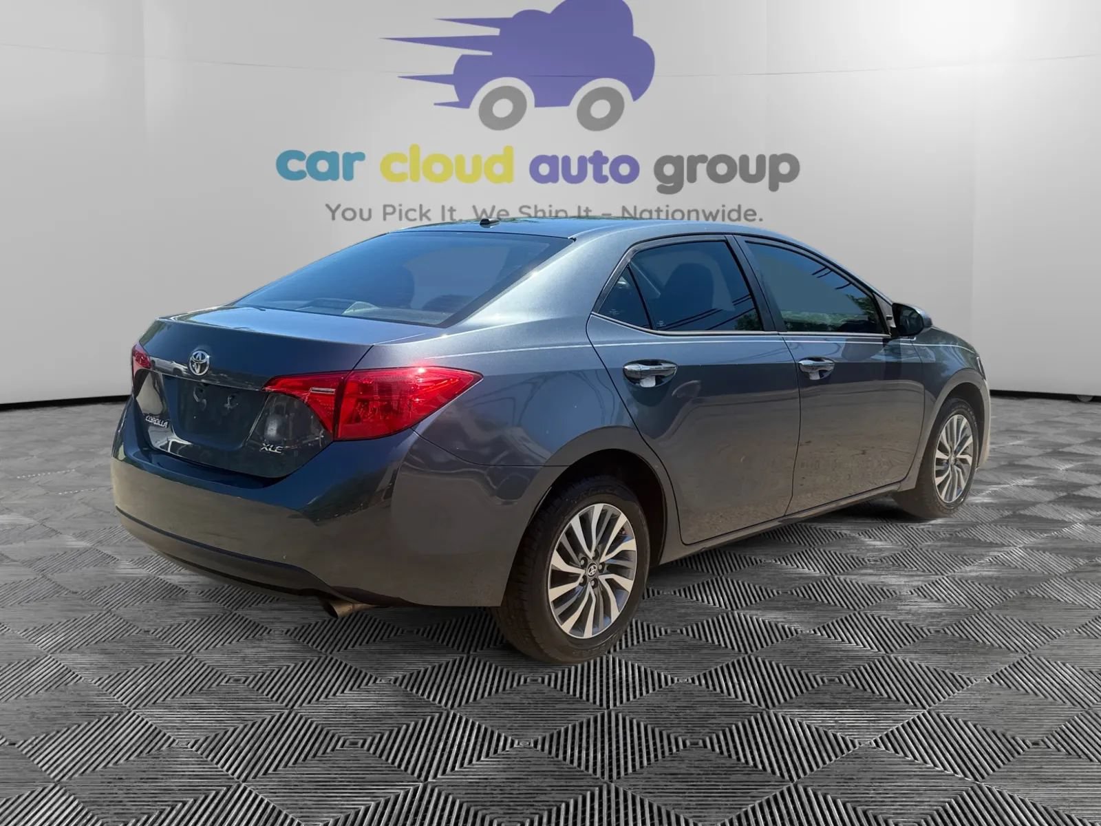 Used 2018 Toyota Corolla XLE FWD image 5