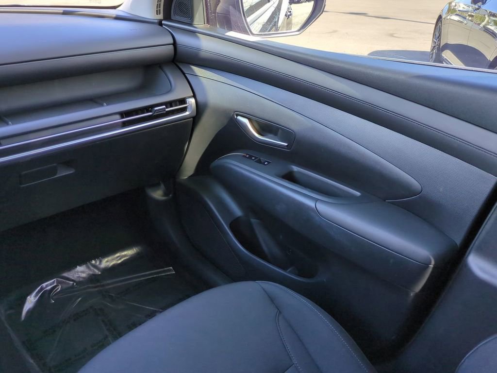 Certified 2025 Hyundai Tucson SEL image 16