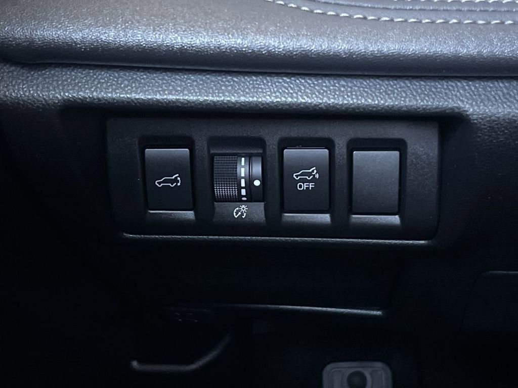 Used 2023 Subaru Outback Limited image 18