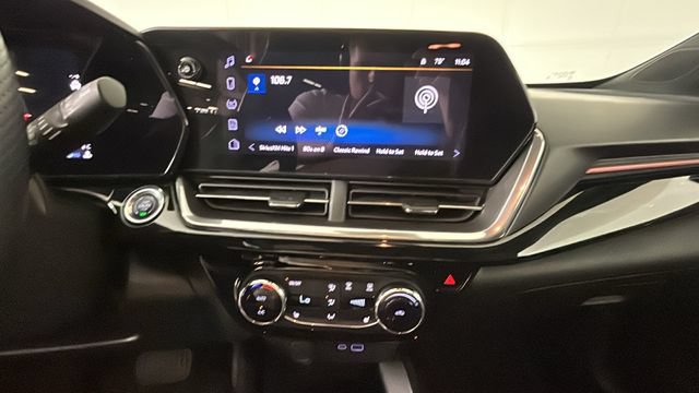 Used 2024 Chevrolet Trax RS w/ Driver Confidence Package FWD image 23