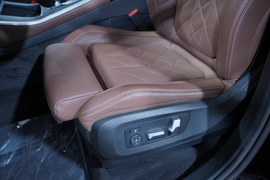 Used 2024 BMW X5 sDrive40i w/ Parking Assistance Package RWD image 8