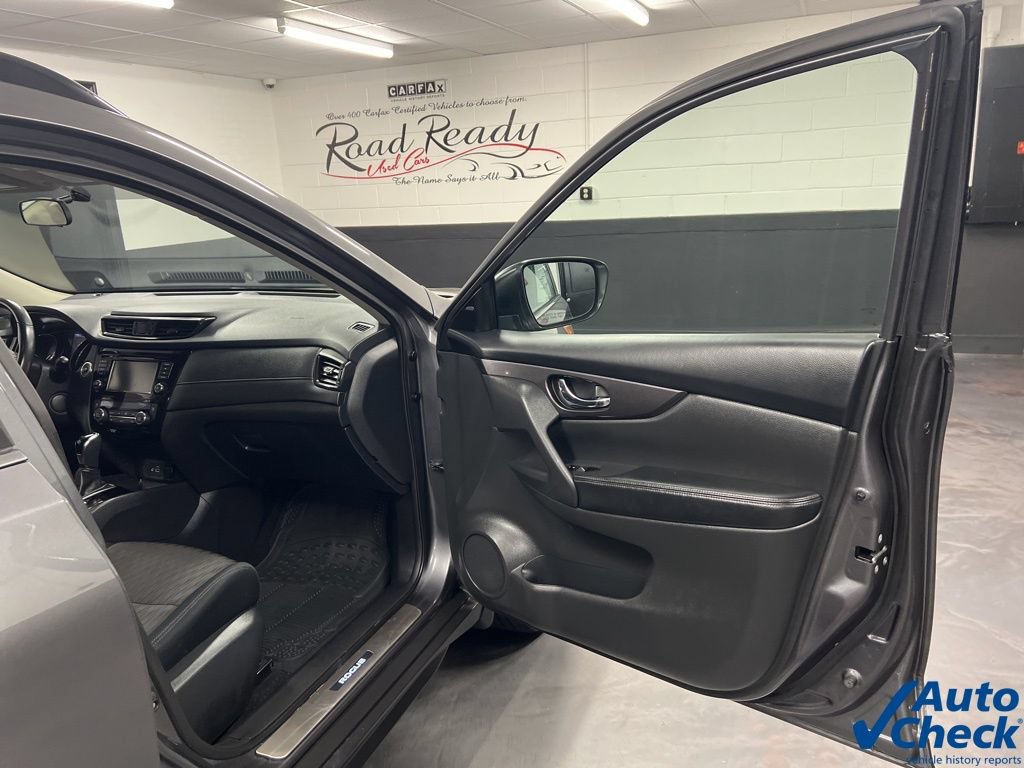 Used 2018 Nissan Rogue SV AWD/4WD image 43
