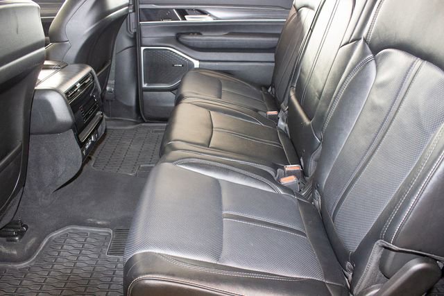 Used 2024 Jeep Wagoneer L Series II w/ Flexible Seating Group image 18