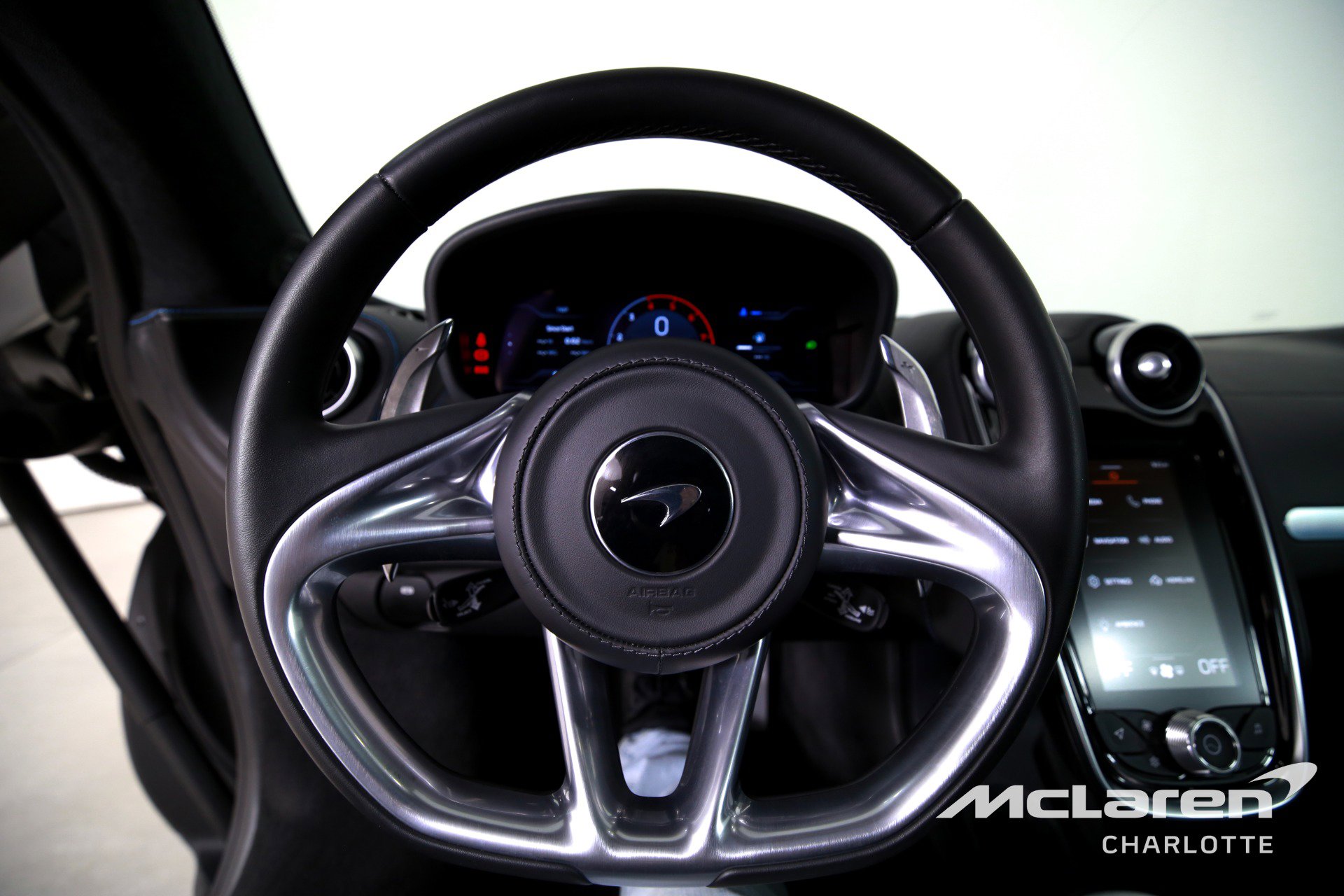 Used 2022 McLaren GT image 15