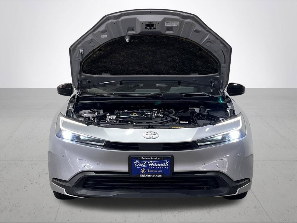 Used 2025 Toyota Prius LE FWD image 5