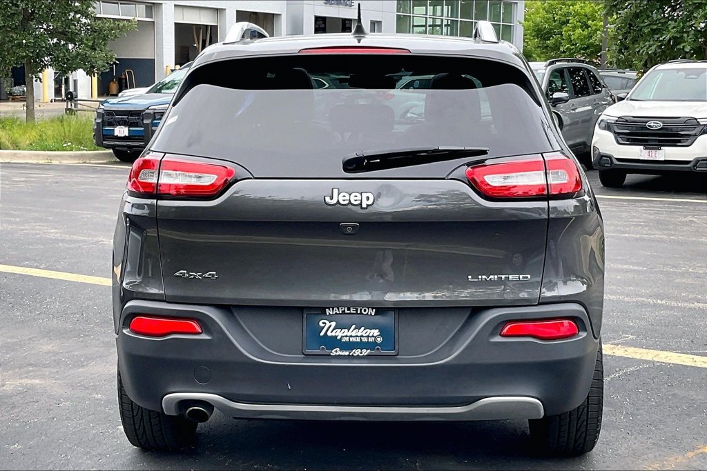Used 2016 Jeep Cherokee Limited AWD/4WD image 4