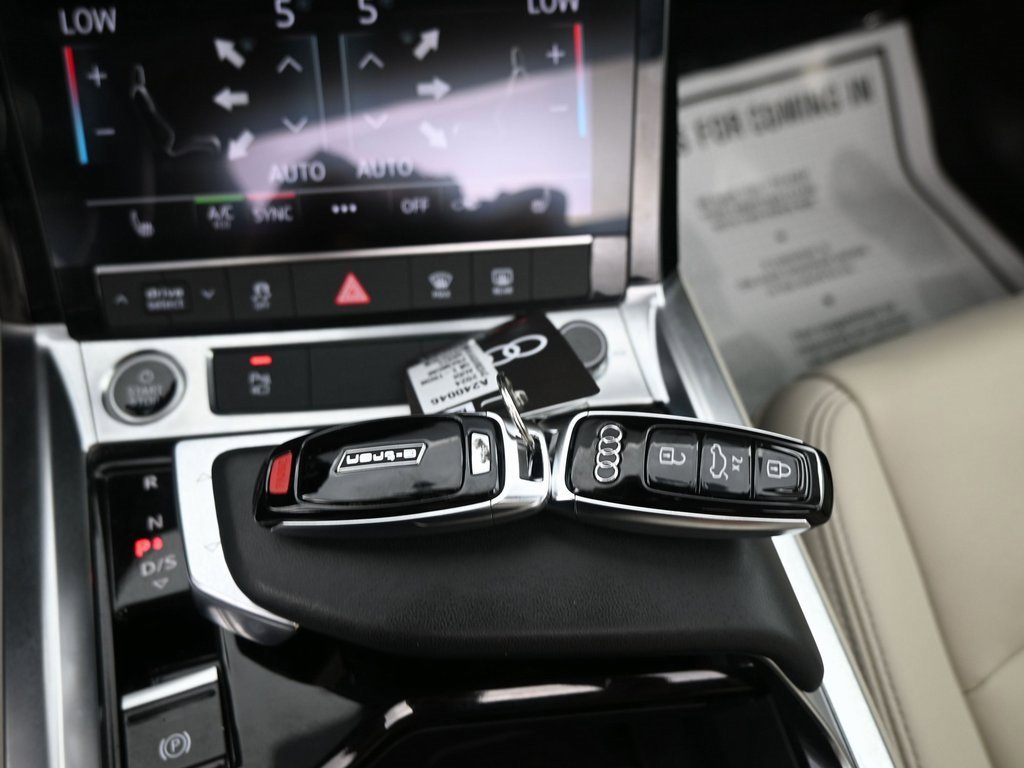 Used 2024 Audi Q8 e-tron Premium image 14