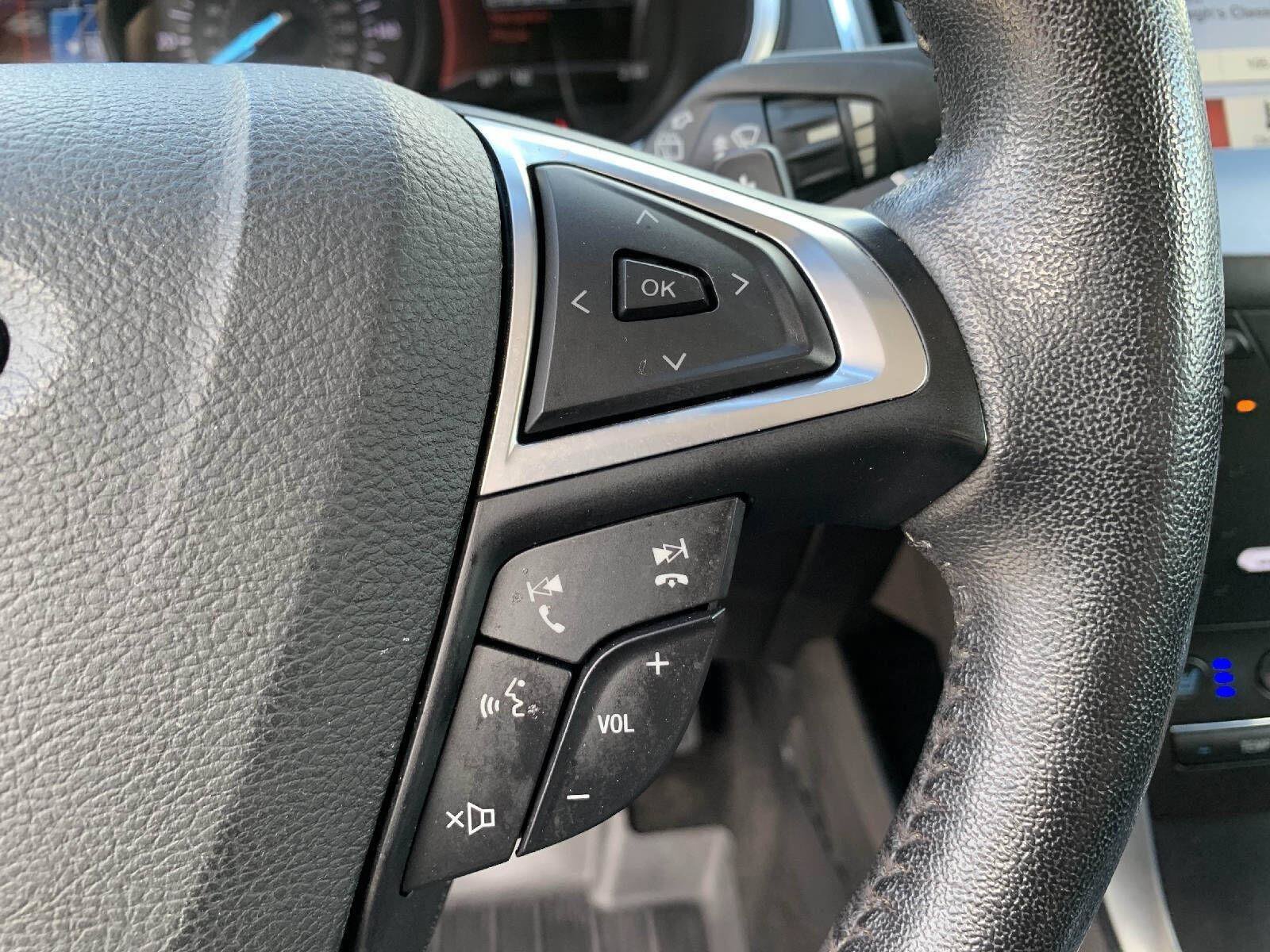 Used 2018 Ford Edge Titanium w/ Equipment Group 301A AWD/4WD image 17