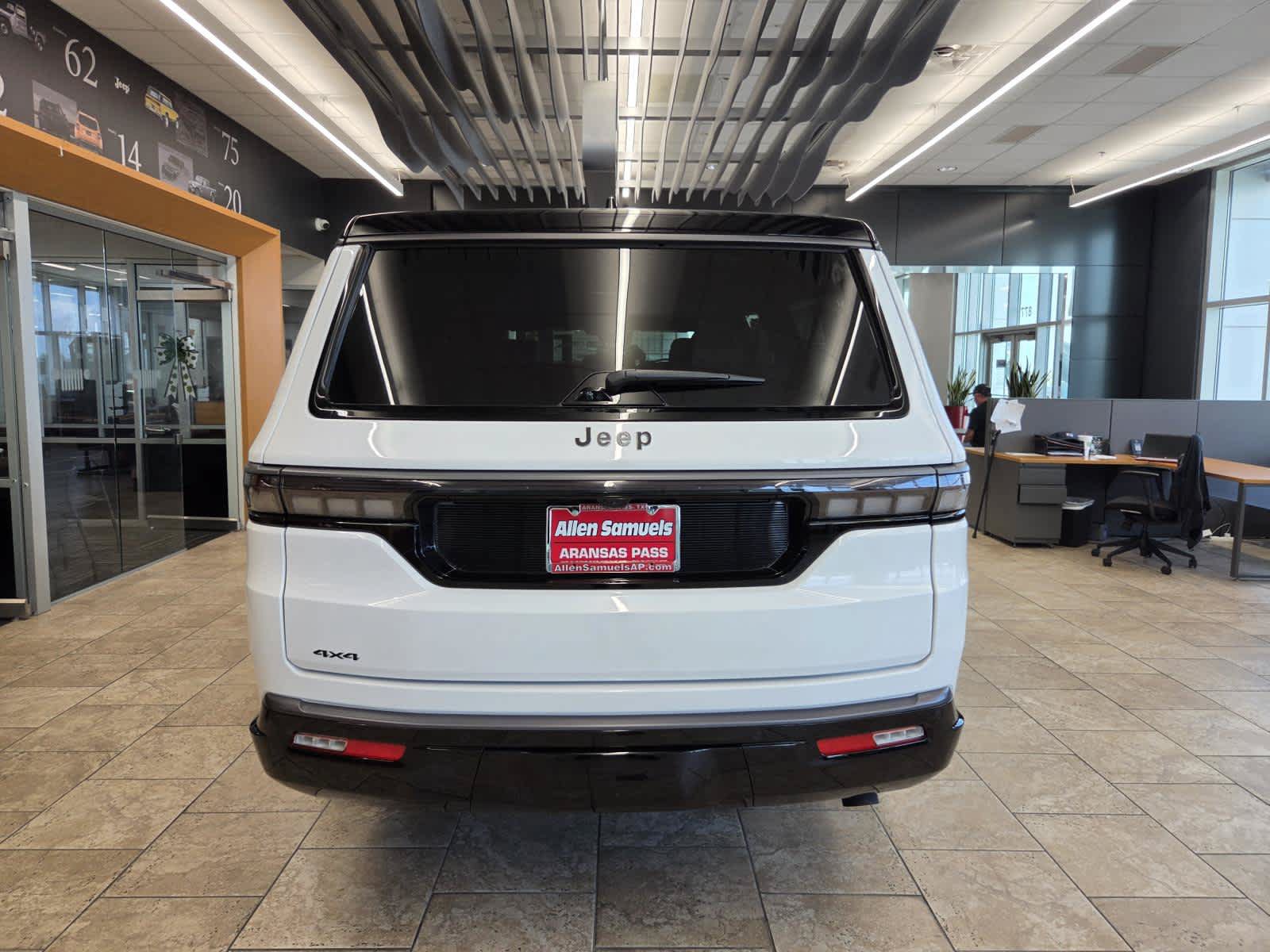 New 2026 Jeep Grand Wagoneer L Summit AWD/4WD image 4