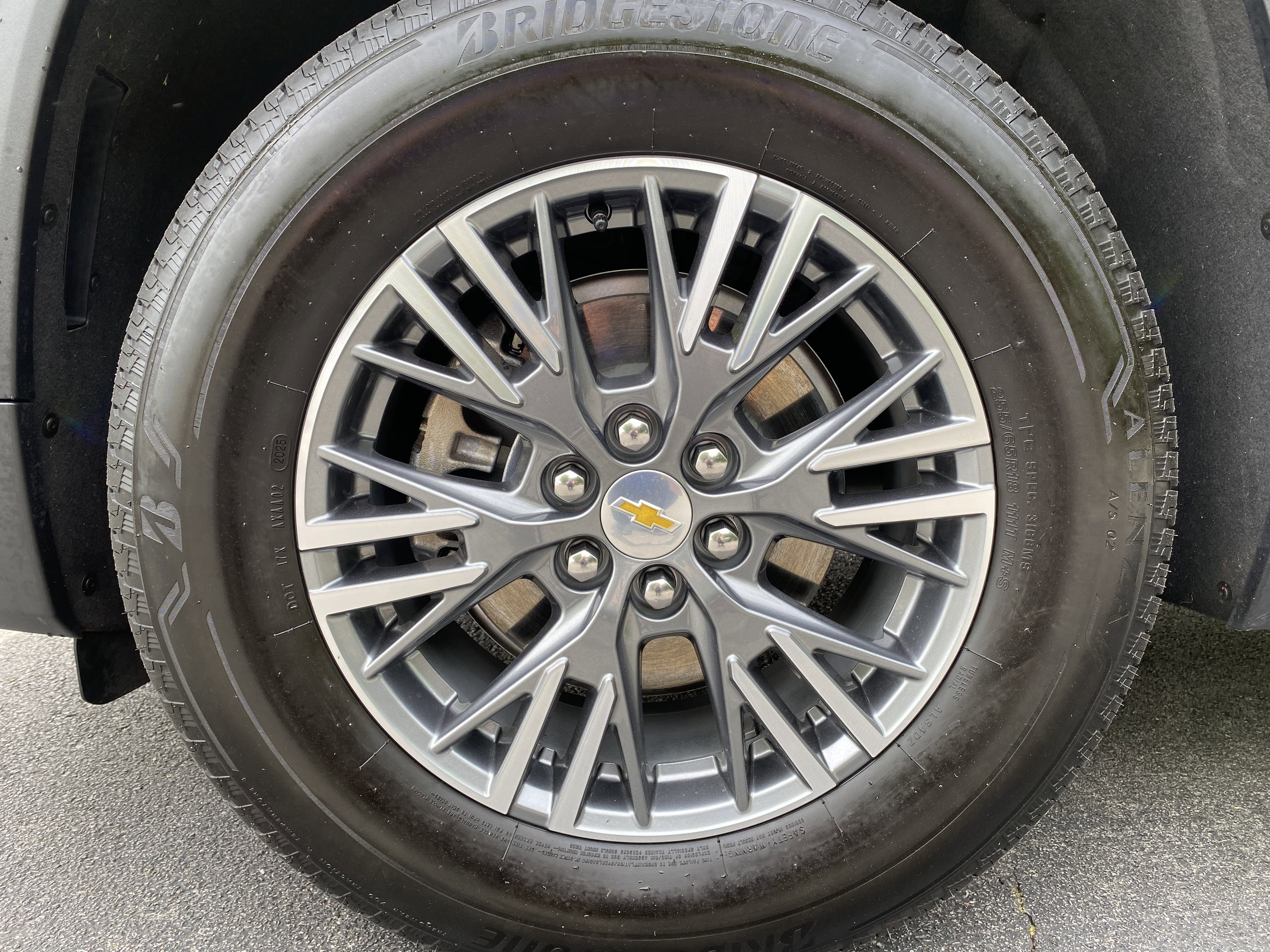 Used 2025 Chevrolet Traverse LT w/ Driver Confidence Package image 43