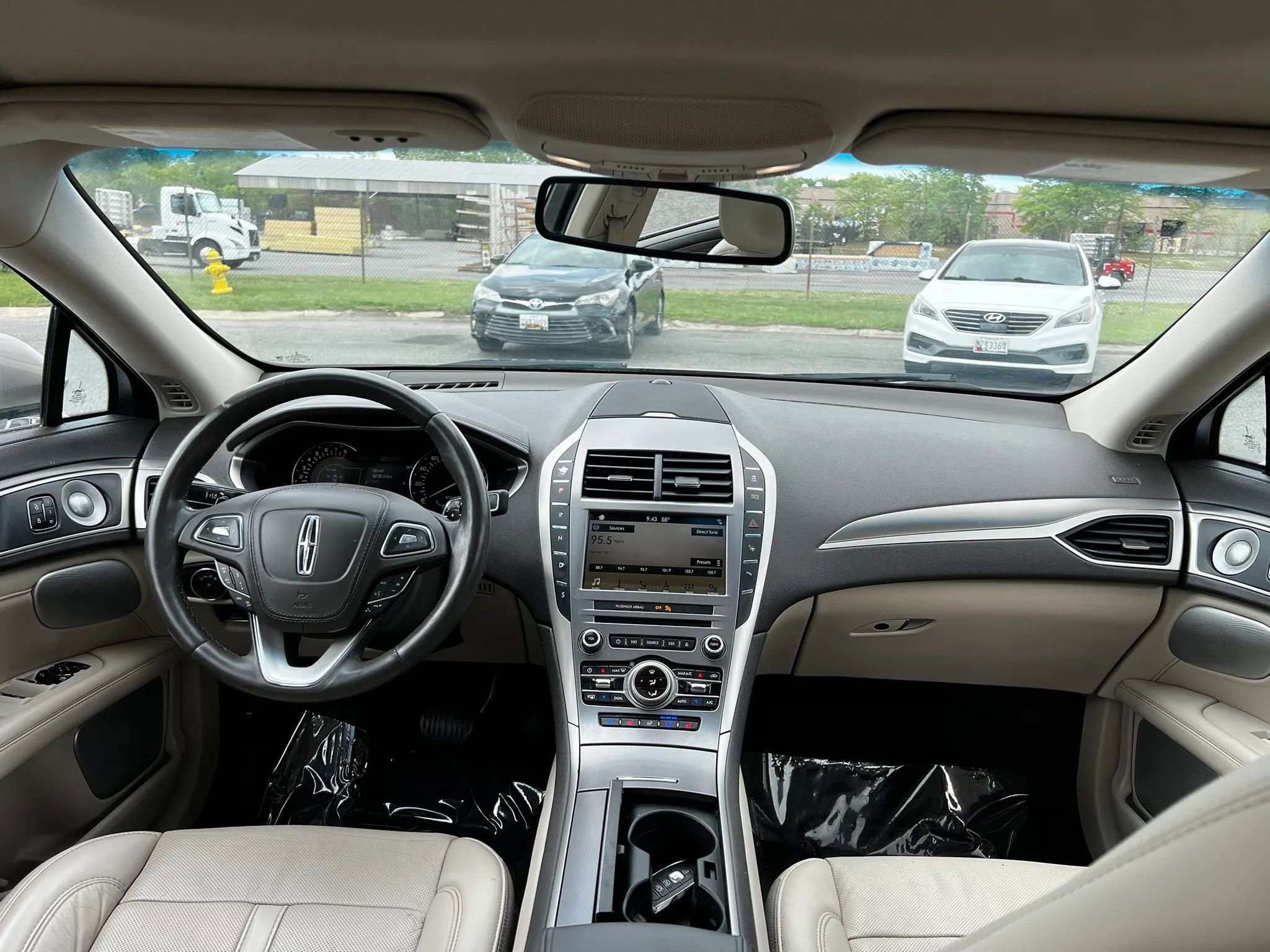 Used 2018 Lincoln MKZ Reserve w/ Luxury Package FWD image 16