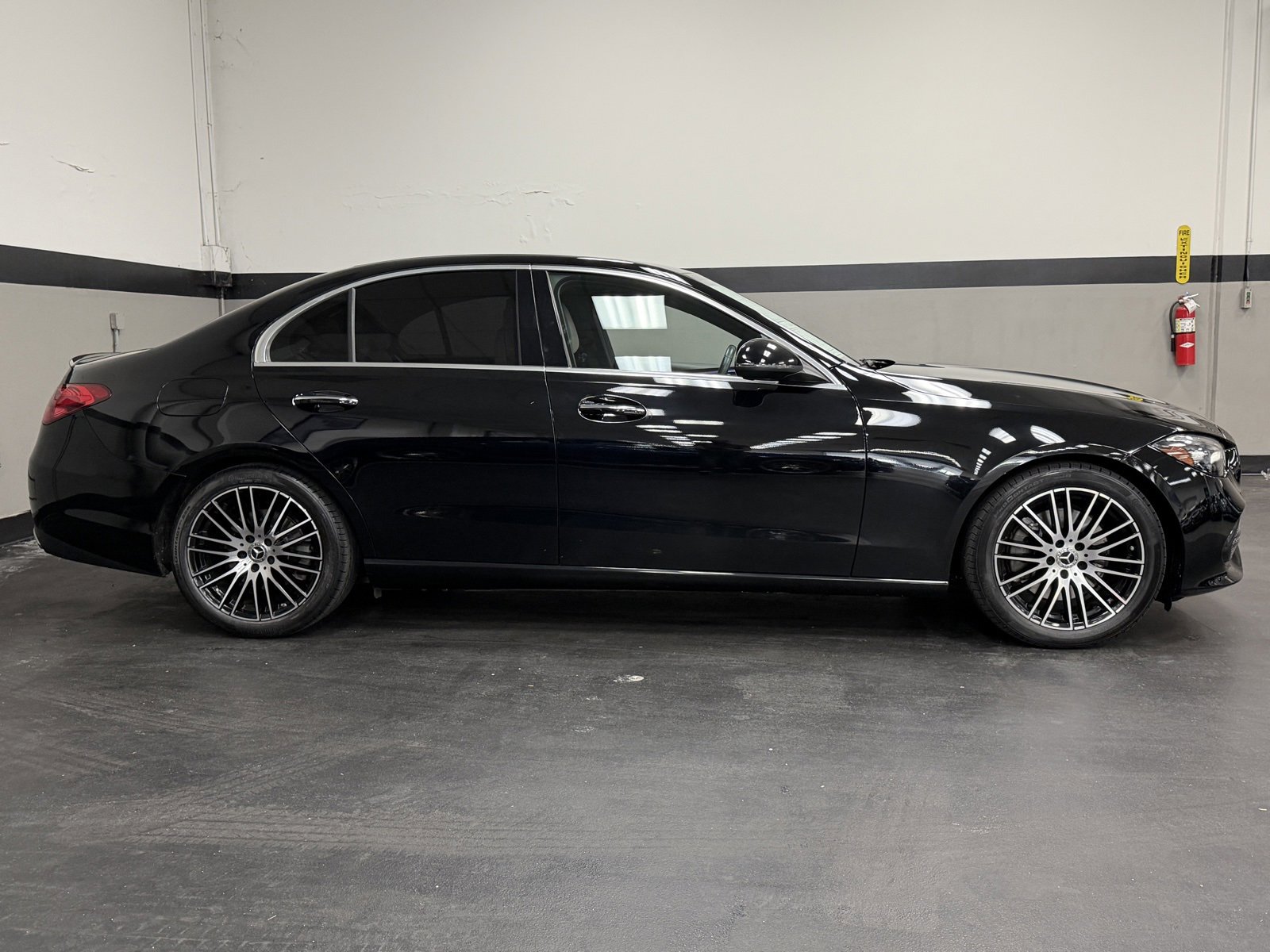 Used 2022 Mercedes-Benz C 300 Sedan image 5