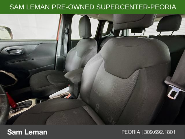 Used 2015 Jeep Renegade Latitude FWD image 19