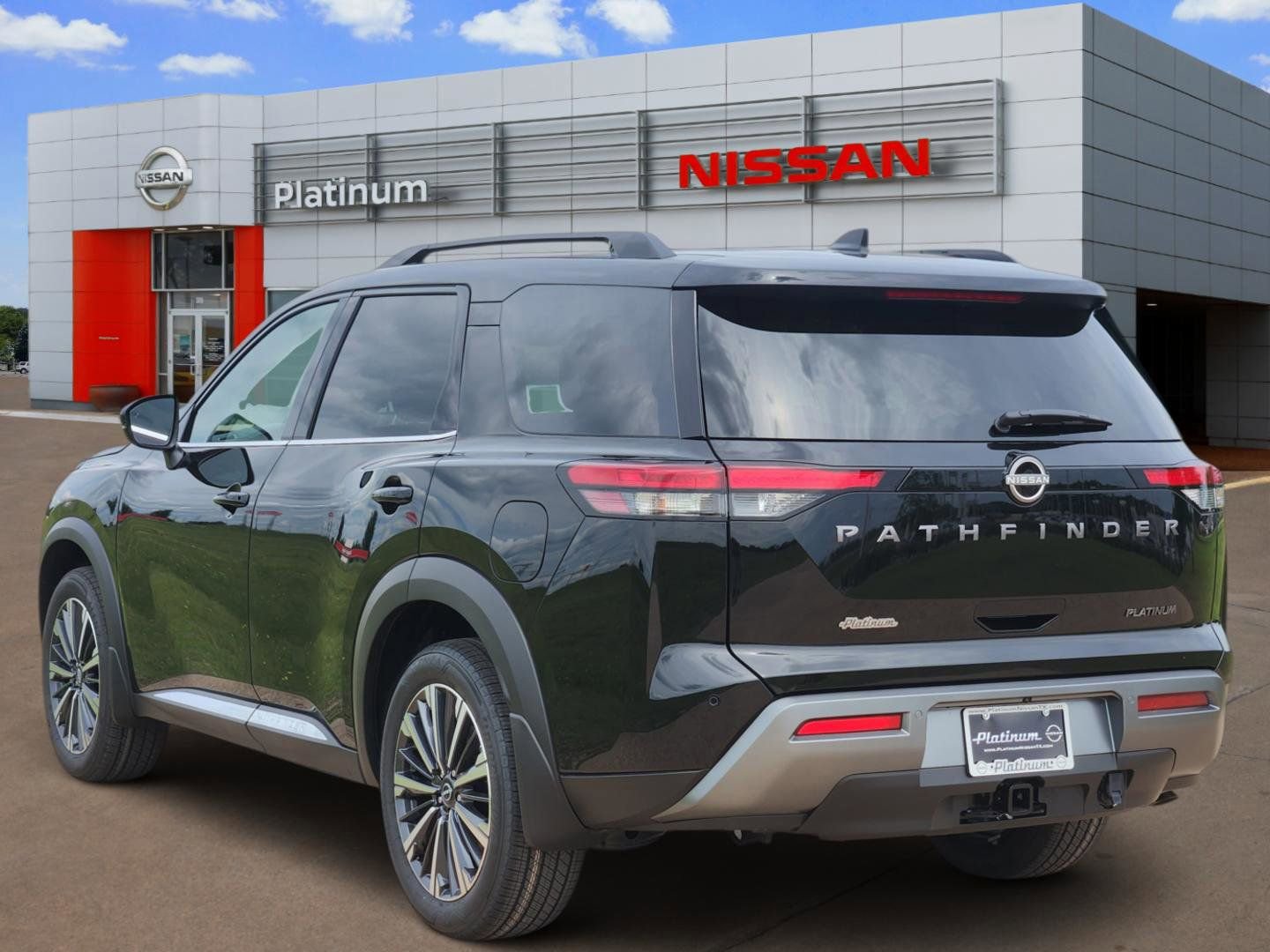 New 2026 Nissan Pathfinder Platinum FWD image 5