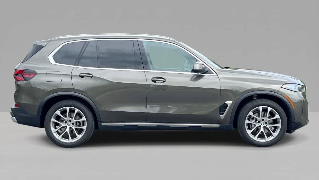 Used 2025 BMW X5 xDrive40i w/ Premium Package AWD/4WD image 6
