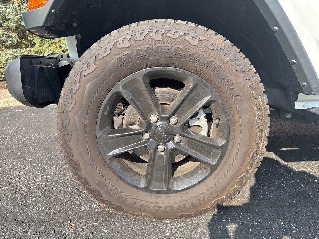 Used 2023 Jeep Wrangler Altitude image 19