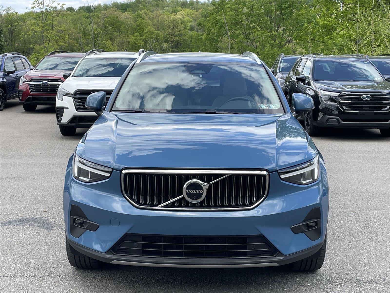 Used 2023 Volvo XC40 B5 Plus w/ Driver Assist Package AWD/4WD image 8