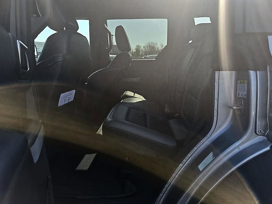 Used 2023 Ford Bronco Outer Banks w/ Sasquatch Package AWD/4WD image 33