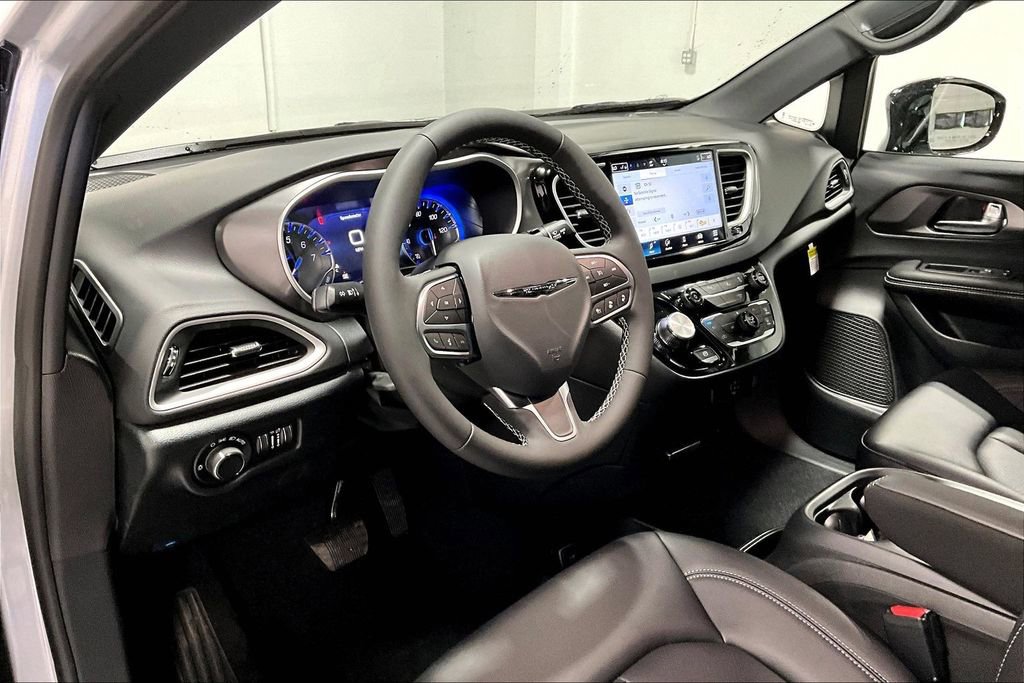 New 2026 Chrysler Voyager LX image 20