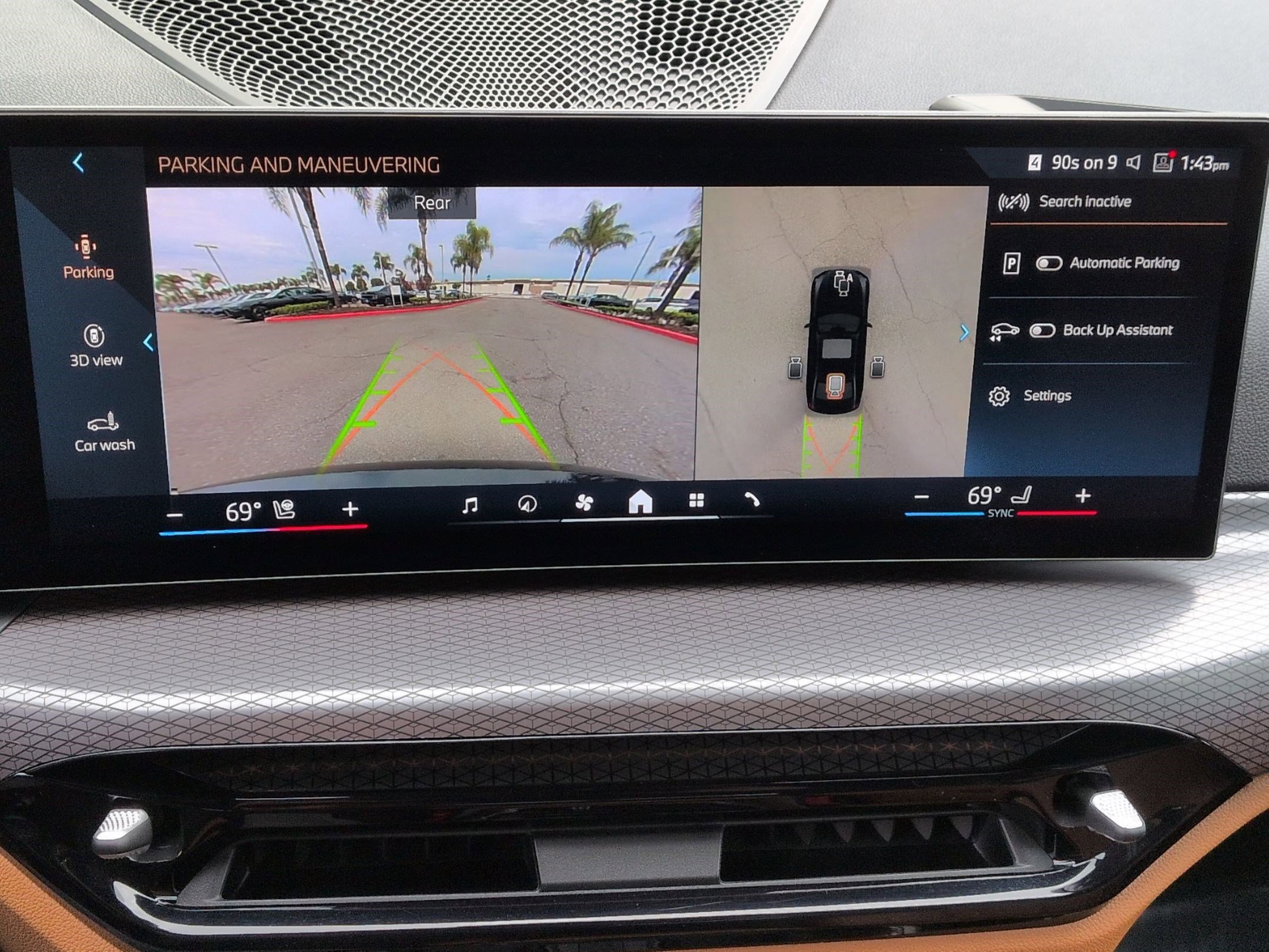 Used 2025 BMW 330i Sedan w/ M Sport Package image 25