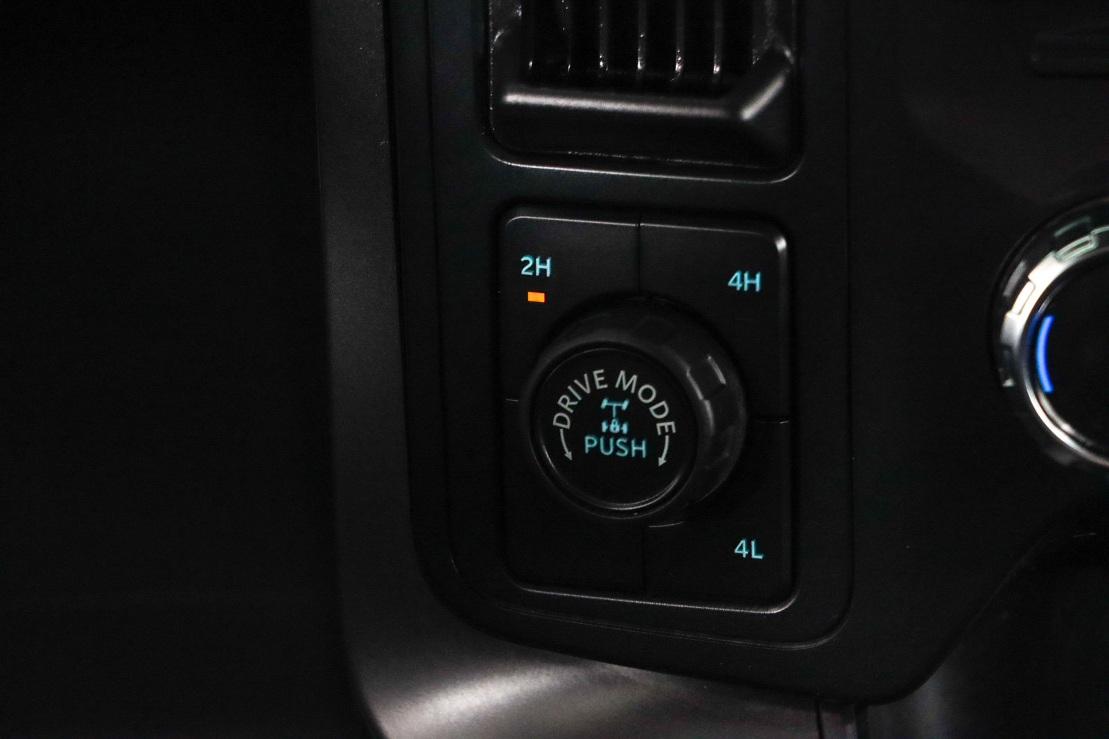 Used 2024 Ford F150 XLT w/ Equipment Group 302A MID image 22