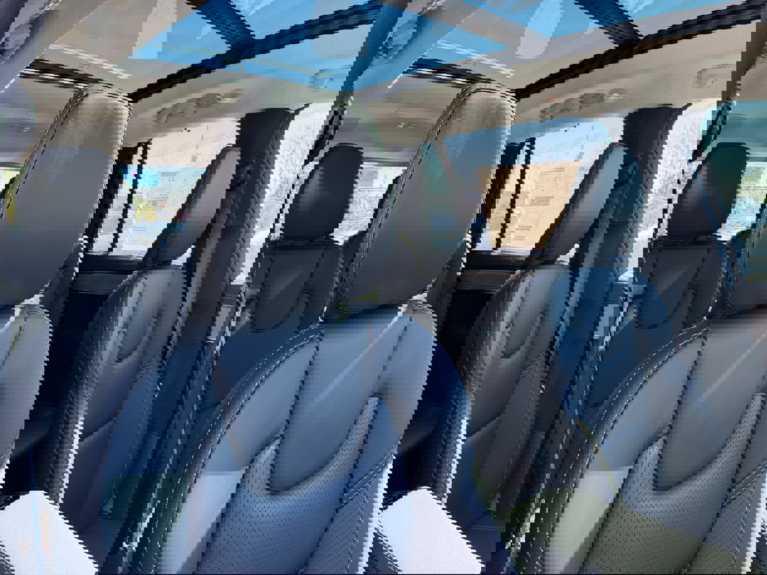 New 2026 Volvo XC90 B5 Ultra w/ Lounge Package image 9