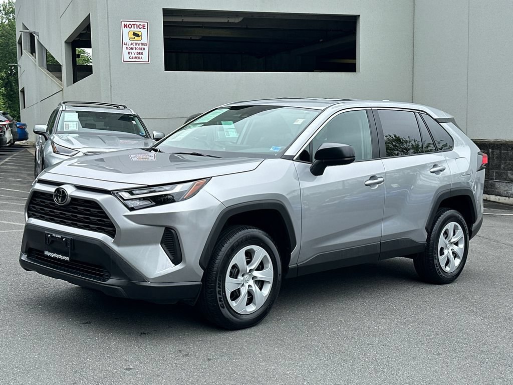 Used 2025 Toyota RAV4 LE AWD/4WD image 2