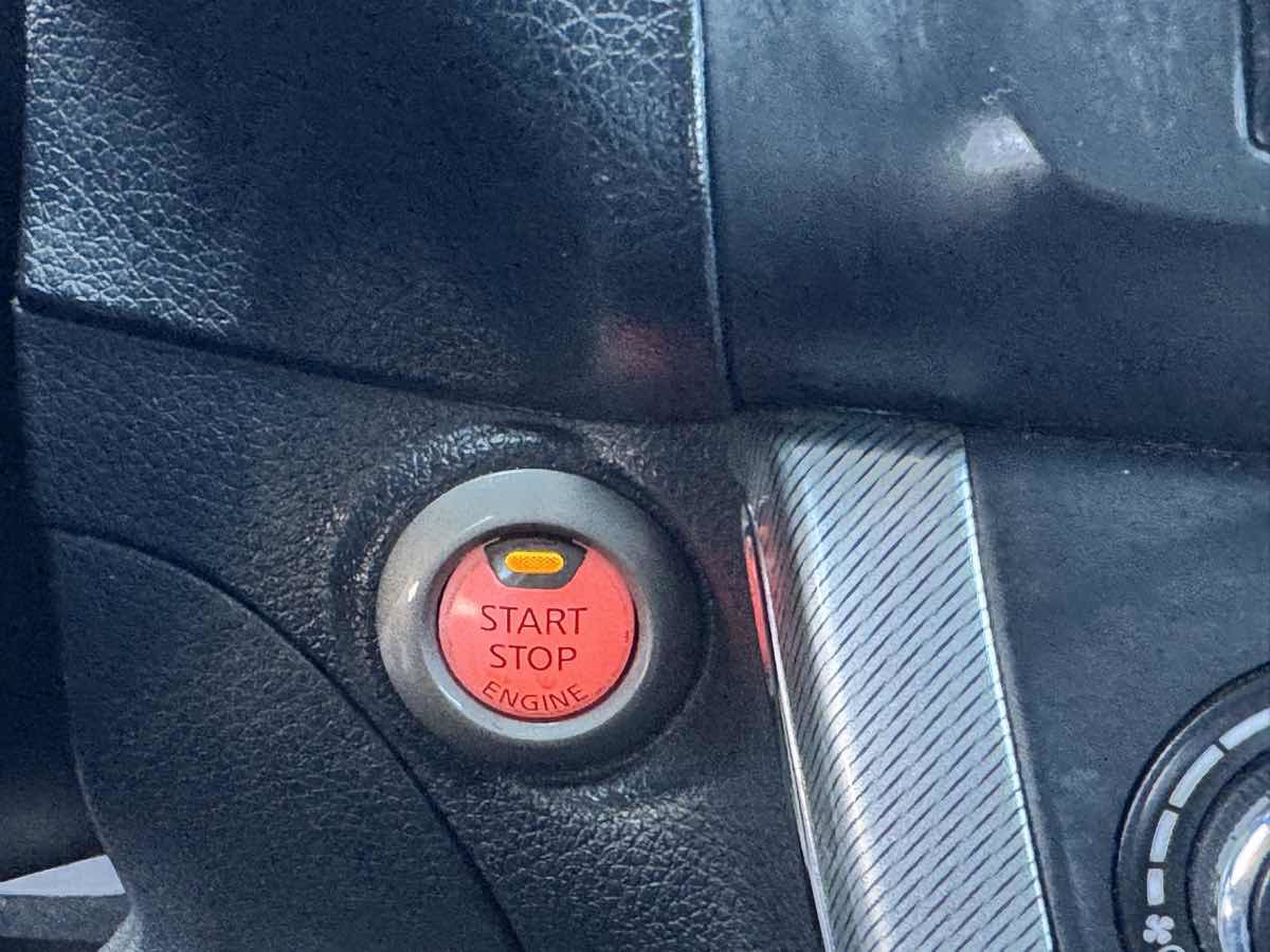 Used 2015 Nissan Sentra SR FWD image 41