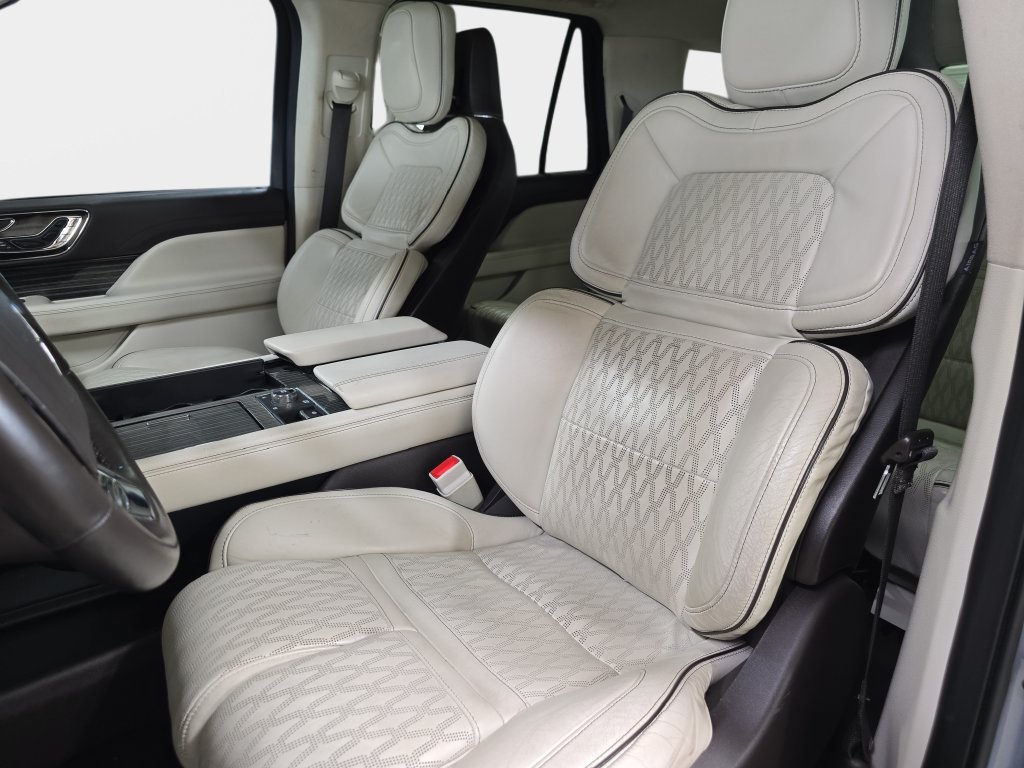 Used 2022 Lincoln Navigator L Black Label AWD/4WD image 17
