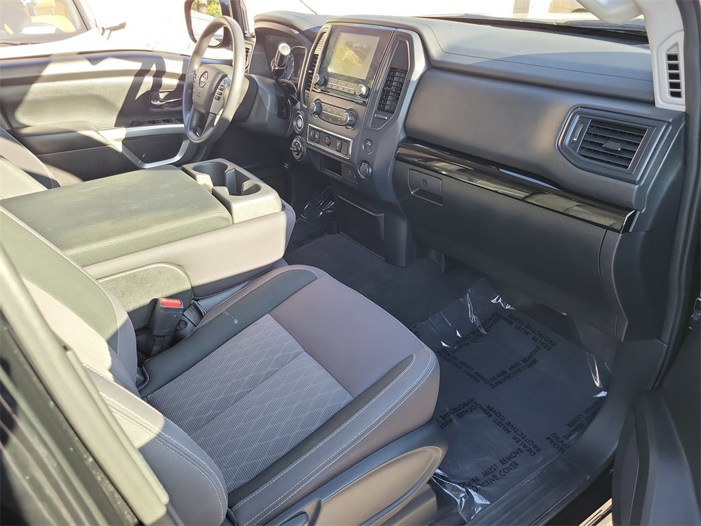 Used 2023 Nissan Titan SV image 16