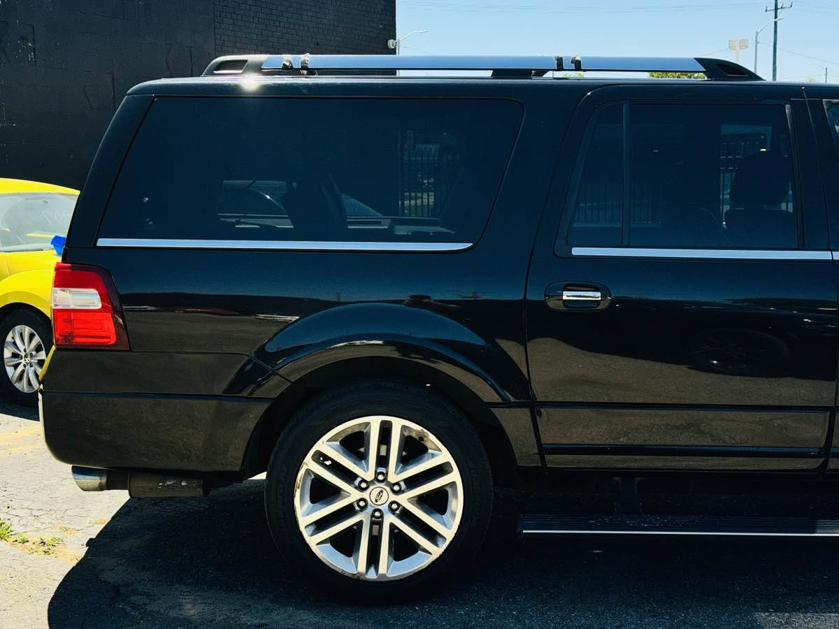 Used 2017 Ford Expedition EL Platinum AWD/4WD image 5